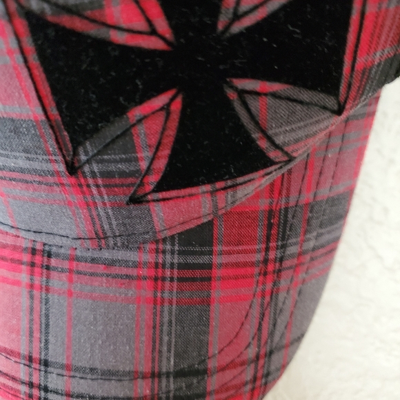 Carbon Hat - Picture 2 of 4